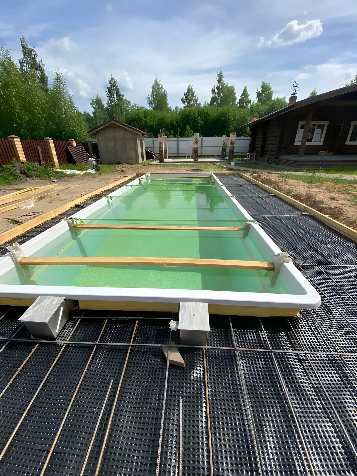 Laguna 9 — вечернее освещение в Орске