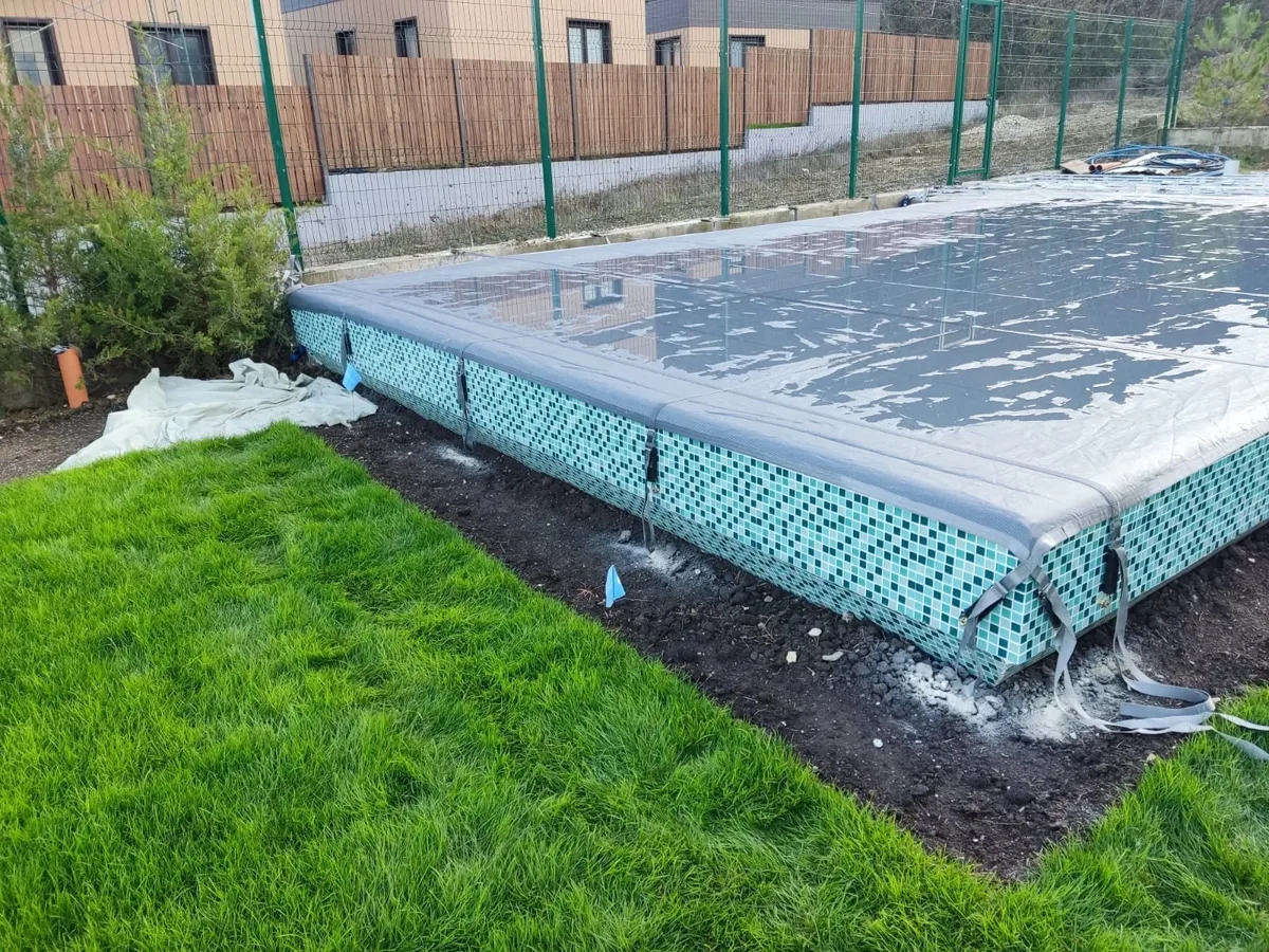 Батутное покрывало на бассейне в Орске